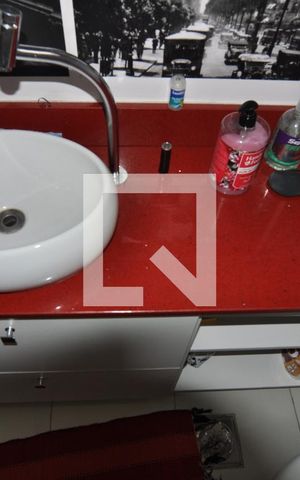 Casa à venda com 247m², 4 quartos e 4 vagasLavabo