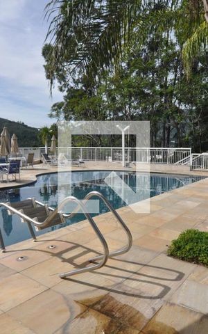Casa à venda com 247m², 4 quartos e 4 vagasPiscina