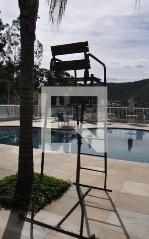 Casa à venda com 247m², 4 quartos e 4 vagasPiscina