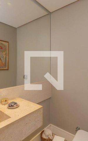 Casa à venda com 350m², 4 quartos e 4 vagas Casa à venda com 350m², 4 quartos e 4 vagasLavabo