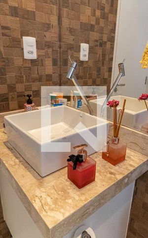 Apartamento à venda com 50m², 2 quartos e 1 vaga Apartamento à venda com 50m², 2 quartos e 1 vagaBanheiro