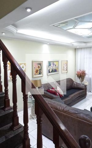 Casa à venda com 404m², 5 quartos e 4 vagasEscada 
