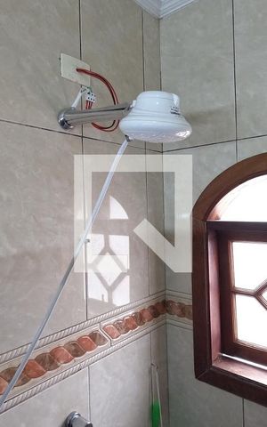 Casa à venda com 404m², 5 quartos e 4 vagasBanheiro da Suíte 1