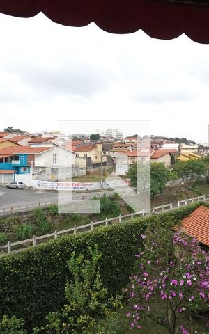 Casa à venda com 404m², 5 quartos e 4 vagasVista da Suíte 2