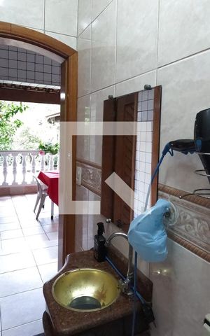 Casa à venda com 404m², 5 quartos e 4 vagasBanheiro de Serviço