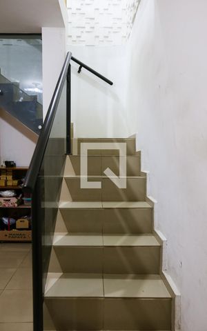 Casa à venda com 319m², 6 quartos e 6 vagas Casa à venda com 319m², 6 quartos e 6 vagasAcesso aos Quartos