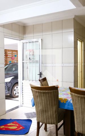 Casa à venda com 319m², 6 quartos e 6 vagas Casa à venda com 319m², 6 quartos e 6 vagasCozinha