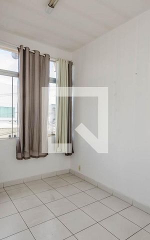 Casa à venda com 500m², 7 quartos e sem vaga Casa à venda com 500m², 7 quartos e sem vagaQuarto 6