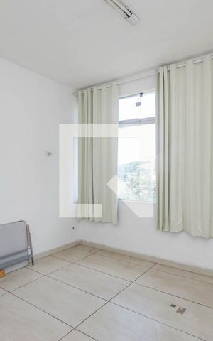 Casa à venda com 500m², 7 quartos e sem vaga Casa à venda com 500m², 7 quartos e sem vagaQuarto 5