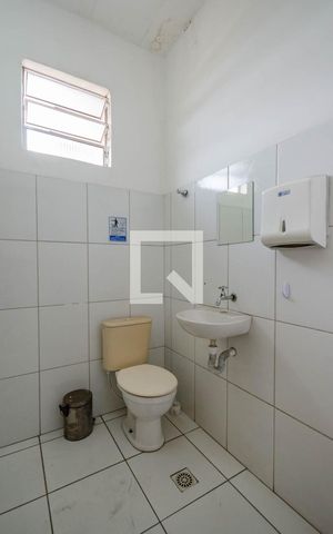 Casa à venda com 500m², 7 quartos e sem vaga Casa à venda com 500m², 7 quartos e sem vagaLavabo 1
