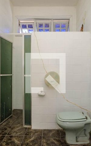 Casa à venda com 500m², 7 quartos e sem vaga Casa à venda com 500m², 7 quartos e sem vagaBanheiro
