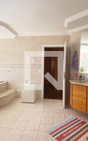 Casa de condomínio à venda com 420m², 4 quartos e 4 vagasBanheiro da Suíte master