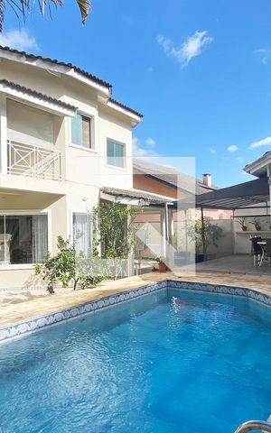 Casa de condomínio à venda com 420m², 4 quartos e 4 vagasPiscina