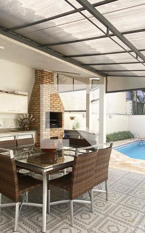 Casa de condomínio à venda com 420m², 4 quartos e 4 vagasPiscina