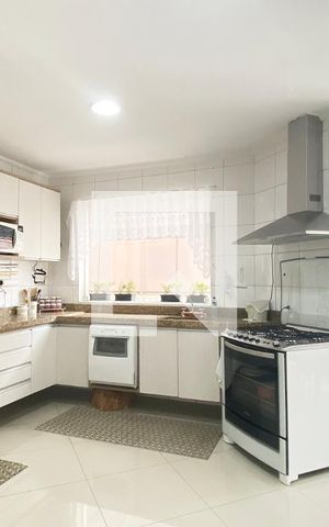 Casa de condomínio à venda com 420m², 4 quartos e 4 vagasCozinha