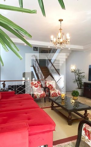 Casa de condomínio à venda com 420m², 4 quartos e 4 vagasSala