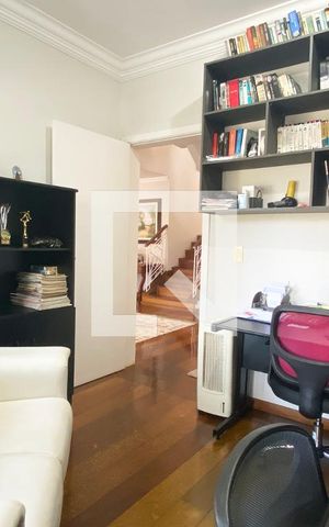 Casa de condomínio à venda com 420m², 4 quartos e 4 vagasEscritório