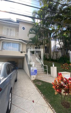 Casa de condomínio à venda com 420m², 4 quartos e 4 vagasFachada