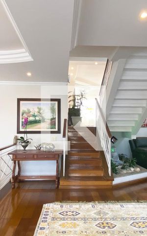 Casa de condomínio à venda com 420m², 4 quartos e 4 vagasSala
