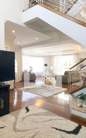 Casa de condomínio à venda com 420m², 4 quartos e 4 vagasSala de Estar