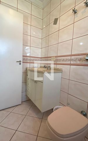 Casa de condomínio à venda com 420m², 4 quartos e 4 vagasBanheiro da Suíte 4