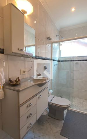 Casa de condomínio à venda com 420m², 4 quartos e 4 vagasBanheiro da Suíte 2