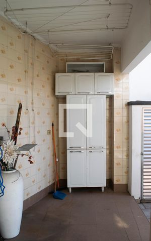 Casa à venda com 150m², 3 quartos e 3 vagas Casa à venda com 150m², 3 quartos e 3 vagasÁrea de Serviço