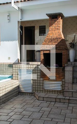 Casa à venda com 150m², 3 quartos e 3 vagas Casa à venda com 150m², 3 quartos e 3 vagasQuintal