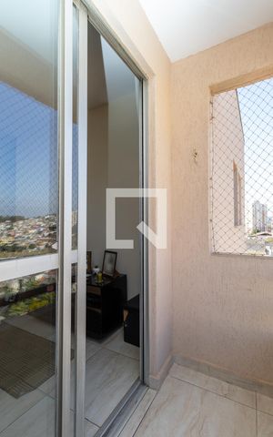 Apartamento para alugar com 75m², 3 quartos e 1 vagavaranda