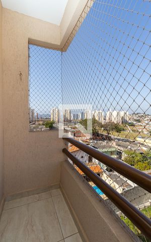 Apartamento para alugar com 75m², 3 quartos e 1 vagavaranda