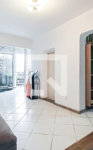 Casa à venda com 536m², 4 quartos e 2 vagasSala 1