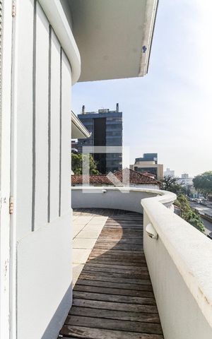 Casa à venda com 536m², 4 quartos e 2 vagasSacada sala 2