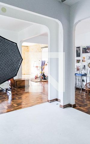 Casa à venda com 536m², 4 quartos e 2 vagasSala 2