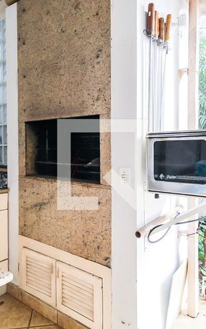 Casa à venda com 536m², 4 quartos e 2 vagasChurrasqueira