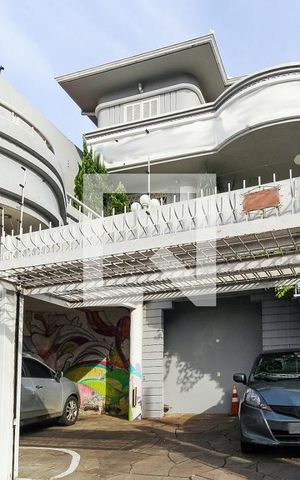 Casa à venda com 536m², 4 quartos e 2 vagasFachada