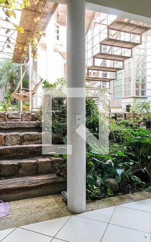 Casa à venda com 536m², 4 quartos e 2 vagasVaranda