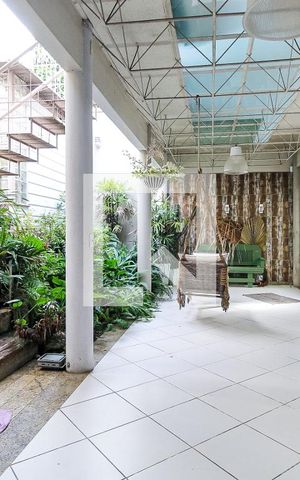 Casa à venda com 536m², 4 quartos e 2 vagasVaranda