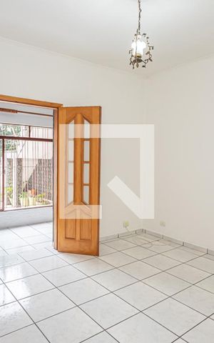 Casa à venda com 170m², 3 quartos e 3 vagas Casa à venda com 170m², 3 quartos e 3 vagasSala 1