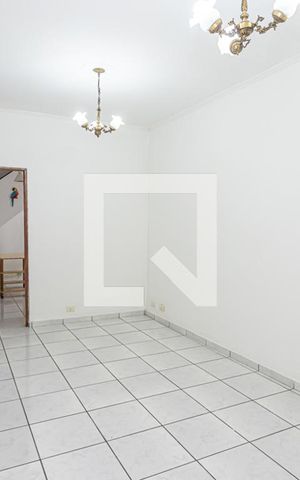 Casa à venda com 170m², 3 quartos e 3 vagas Casa à venda com 170m², 3 quartos e 3 vagasSala 2