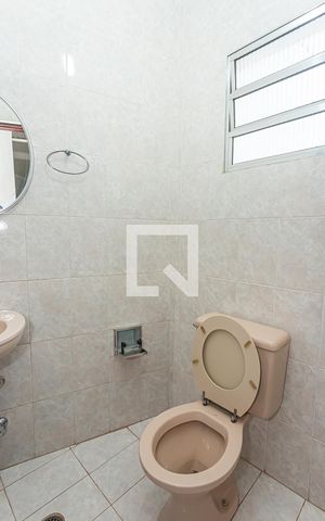 Casa à venda com 170m², 3 quartos e 3 vagas Casa à venda com 170m², 3 quartos e 3 vagasBanheiro de Serviço