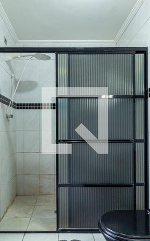 Casa à venda com 370m², 5 quartos e 2 vagas Casa à venda com 370m², 5 quartos e 2 vagasBanheiro da Suíte 1