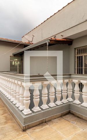 Casa à venda com 370m², 5 quartos e 2 vagas Casa à venda com 370m², 5 quartos e 2 vagasÁrea Externa