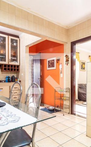 Casa à venda com 370m², 5 quartos e 2 vagas Casa à venda com 370m², 5 quartos e 2 vagasCozinha