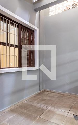 Casa à venda com 370m², 5 quartos e 2 vagas Casa à venda com 370m², 5 quartos e 2 vagasJardim de Inverno
