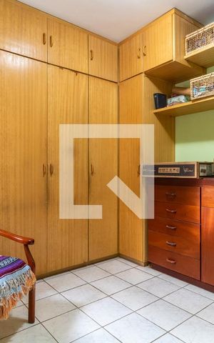 Casa à venda com 370m², 5 quartos e 2 vagas Casa à venda com 370m², 5 quartos e 2 vagasSuíte 3