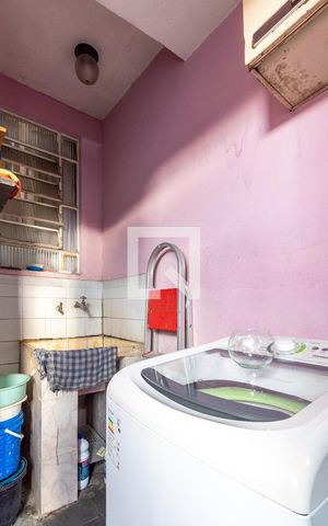 Casa à venda com 370m², 5 quartos e 2 vagas Casa à venda com 370m², 5 quartos e 2 vagasÁrea de Serviço
