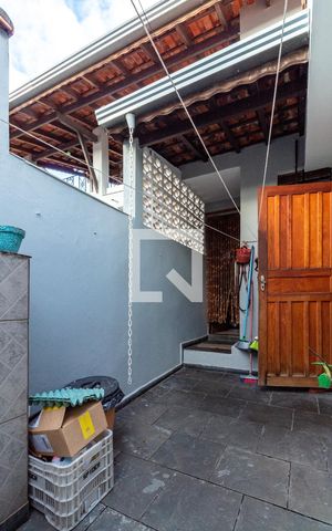 Casa à venda com 370m², 5 quartos e 2 vagas Casa à venda com 370m², 5 quartos e 2 vagasÁrea de Serviço