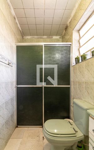 Casa à venda com 370m², 5 quartos e 2 vagas Casa à venda com 370m², 5 quartos e 2 vagasBanheiro da Suíte 3