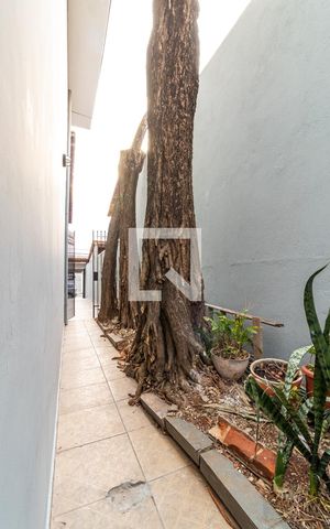 Casa à venda com 370m², 5 quartos e 2 vagas Casa à venda com 370m², 5 quartos e 2 vagasÁrea Externa