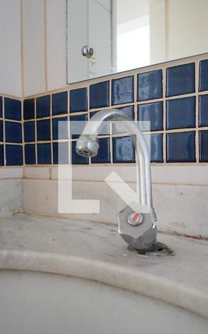 Apartamento para alugar com 60m², 2 quartos e sem vagaBanheiro